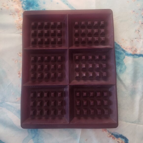 Epicure Silicone Waffle Mold - Picture 3 of 4